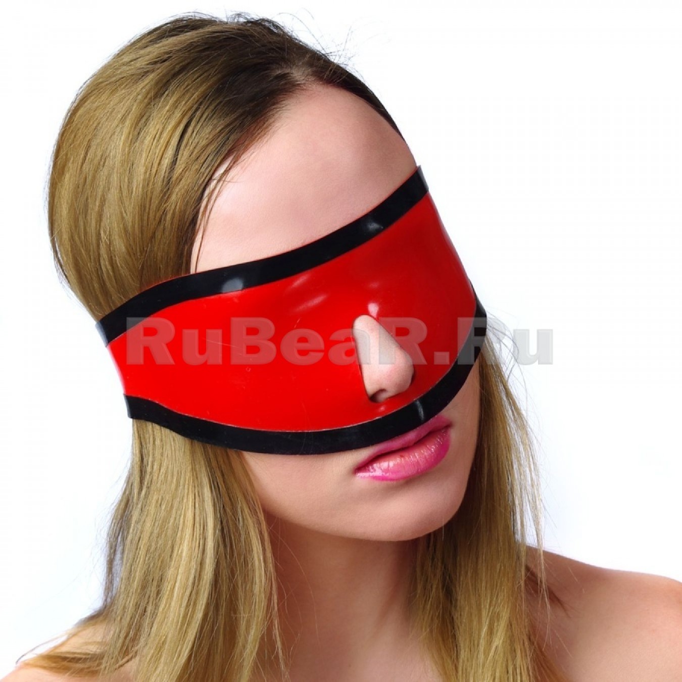 QL9004 Blinders on a belt with a hole for the nose, edged